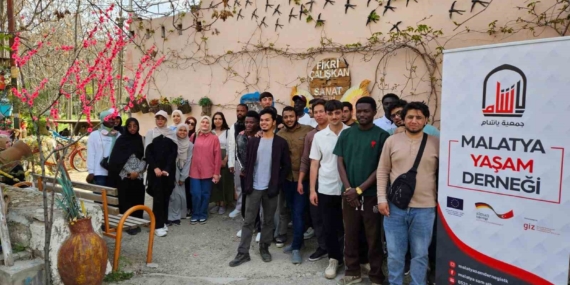 Darende'de Uluslararası Öğrenciler Türk Kültürünü Keşfediyor: Bir Kültürel Yolculuk Darende’de Uluslararası Öğrenciler Türk Kültürünü Keşfediyor: Bir Kültürel Yolculuk