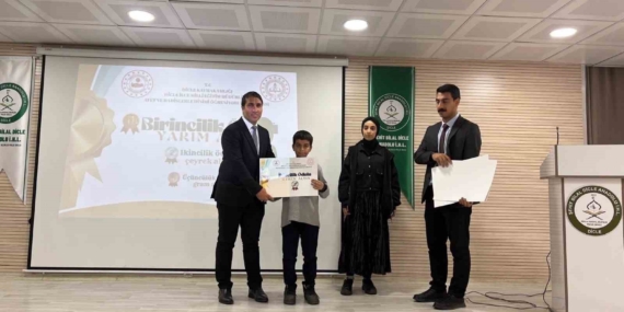 Dicle Şehit Bilal Dicle Anadolu İmam Hatip Lisesi'nde Tek Günde Üç Anlam Dolu Etkinlik Dicle Şehit Bilal Dicle Anadolu İmam Hatip Lisesi’nde Tek Günde Üç Anlam Dolu Etkinlik
