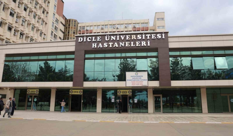 dicle-universitesi-rektorlugu-ihanin-bicak-parasi-iddialarina-karsi-sorusturma-baslatti-E2byBHQt.jpg