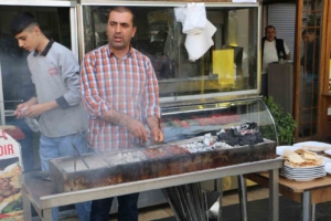 diyarbakir-esnafi-9-gunluk-bayram-tatilinde-yuzleri-gulduren-anlar-yasadi-nAGa2GWK.jpg