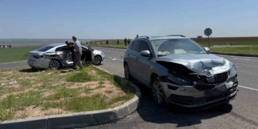 diyarbakir-mardin-karayolunda-meydana-gelen-trafik-kazasinda-4-kisi-yaralandi-VQFMKIY5.jpg