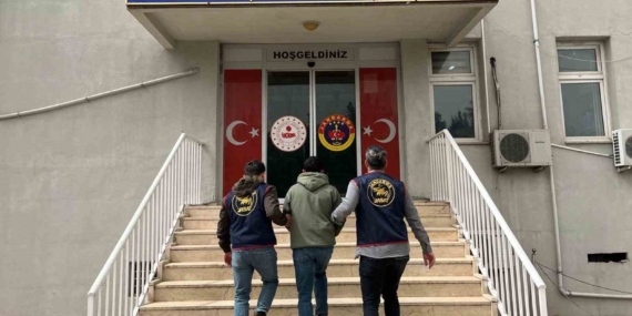 Diyarbakır'da 60 Yıl Kesinleşmiş Hapis Cezası Olan Zanlı Ele Geçirildi Diyarbakır’da 60 Yıl Kesinleşmiş Hapis Cezası Olan Zanlı Ele Geçirildi