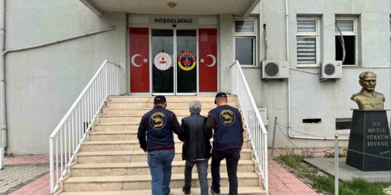 Diyarbakır'da İki Cinayet Zanlısı Yakaladı: Gözaltına Alınan Şahısların Kimlikleri Açıklandı Diyarbakır’da İki Cinayet Zanlısı Yakaladı: Gözaltına Alınan Şahısların Kimlikleri Açıklandı