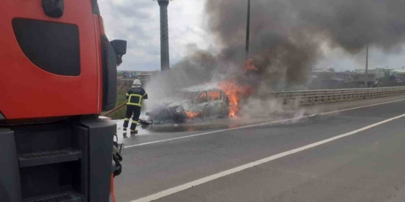 Diyarbakır'da Korkunç Trafik Kazası: Bir Araç Alev Alev Yandı Diyarbakır’da Korkunç Trafik Kazası: Bir Araç Alev Alev Yandı