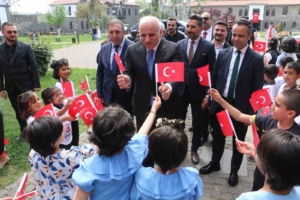 diyarbakirda-sanatin-renkleri-el-sanatlari-ve-resim-sergisi-DGv132ts.jpg