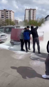 diyarbakirda-tofas-otomobil-muayene-istasyonunda-yangin-cikti-nhaSqZiE.jpg