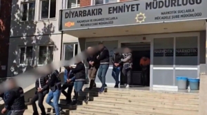 diyarbakirda-uyusturucu-operasyonlari-29-supheli-tutuklandi-XSFUIQsz.jpg
