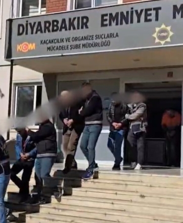 diyarbakirda-uyusturucu-operasyonlari-29-supheli-tutuklandi-XSFUIQsz.jpg