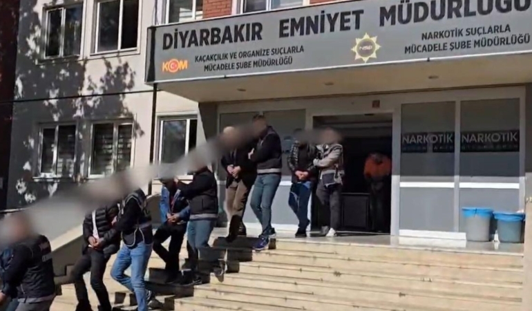 diyarbakirda-uyusturucu-operasyonlari-29-supheli-tutuklandi-XSFUIQsz.jpg