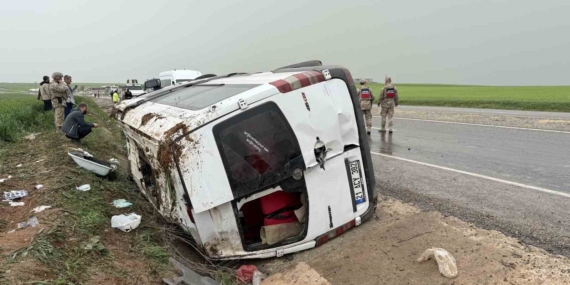 Diyarbakır'da Yolcu Minibüsü Devriye Girdi: 9 Yaralı Diyarbakır’da Yolcu Minibüsü Devriye Girdi: 9 Yaralı