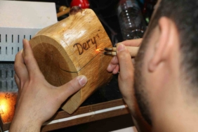 diyarbakirin-buyuleyici-kisisellestirilmis-hediyelik-esyalari-turistlerin-vazgecilmezi-b6R1HwAx.jpg