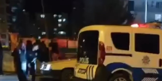 Düğünde Halay Başında Çıkan Tartışma Kavga ile Sonuçlandı: 1 Kişi Ağır Yaralı Düğünde Halay Başında Çıkan Tartışma Kavga ile Sonuçlandı: 1 Kişi Ağır Yaralı