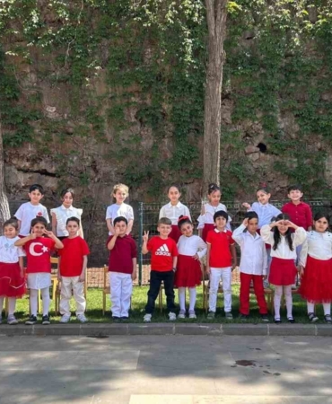 egitimde-isbirligi-ogretmen-kalemi-veli-melodisi-ogrenci-sesleri-QvIPzQaF.jpg