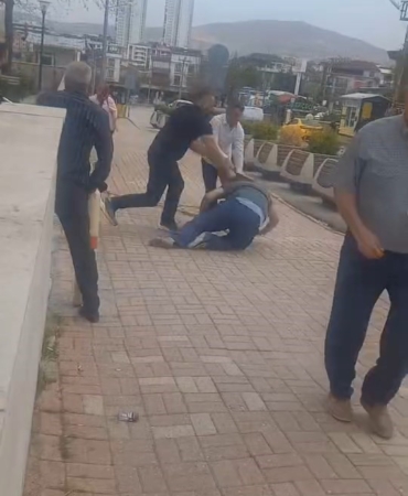 elazig-adliyesi-onunde-gruplar-arasinda-catisma-82zCO7ZP.jpg