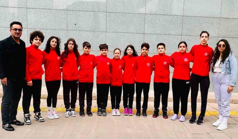 elazig-yuzme-takimi-8-madalya-ile-tarih-yazdi-TbFpKfJC.jpg