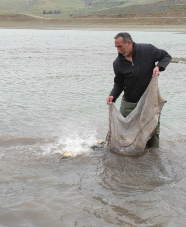 elazigda-2500-metre-ag-ve-500-kilo-balik-yakalandi-su-alti-kacakciligina-darbe-li4p8O7l.jpg