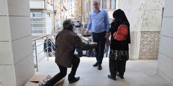 Elazığ'da Dilenci Çetelerine Yönelik Gözaltı Operasyonu Elazığ’da Dilenci Çetelerine Yönelik Gözaltı Operasyonu