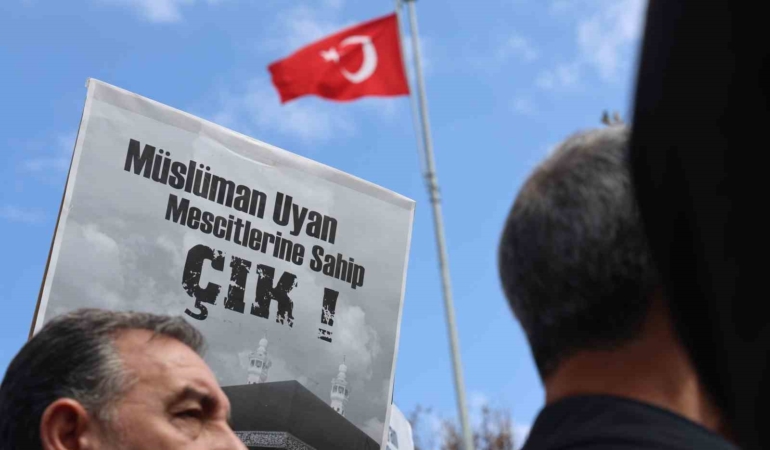 elazigda-filistin-icin-giyabi-cenaze-namazi-duzenlendi-isdQ3kQn.jpg