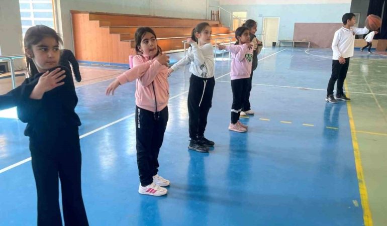 elazigda-genc-yetenekler-sporda-parliyor-bDT8FXSC.jpg