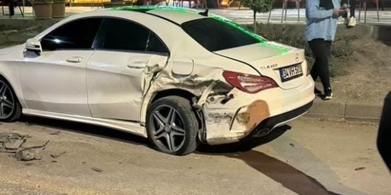 Elazığ’da İki Araç Çarpıştı: 1 Kişi Yaralandı Elazığ’da İki Araç Çarpıştı: 1 Kişi Yaralandı