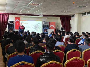 elazigda-jandarma-ekiplerinin-ogrencilere-ve-ogretmenlere-yonelik-ozel-semineri-LpHz1PQs.jpg