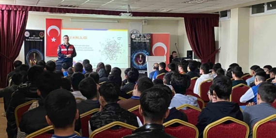 Elazığ'da Jandarma Ekiplerinin Öğrencilere ve Öğretmenlere Yönelik Özel Semineri Elazığ’da Jandarma Ekiplerinin Öğrencilere ve Öğretmenlere Yönelik Özel Semineri