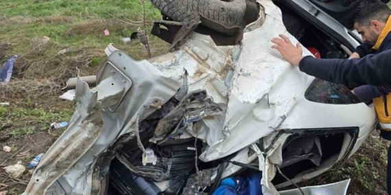 Elazığ'da Kontrolünü Kaybeden Araç Şarampole Uçtu: 5 Kişi Yaralı Elazığ’da Kontrolünü Kaybeden Araç Şarampole Uçtu: 5 Kişi Yaralı