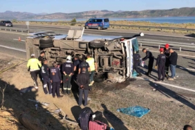 elazigda-midibus-kazasi-25-yarali-arac-karsi-seride-gecerek-yan-yatti-TGIhhVLG.jpg