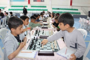 elazigda-satranc-turnuvasi-zihinlerin-yaristigi-unutulmaz-bir-etkinlik-awFRFuCz.jpg