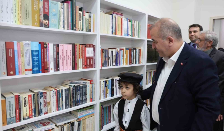 elazigda-sehit-ogretmen-adnan-baydilinin-adi-yeni-kutuphanede-yasatilacak-GtbdueA4.jpg
