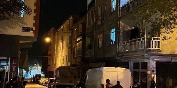 Elazığ'da Silahlı Saldırı: Park Halindeki Araca Ateş Eden Şahıslar Kaçtı Elazığ’da Silahlı Saldırı: Park Halindeki Araca Ateş Eden Şahıslar Kaçtı