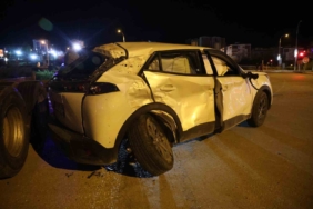 elazigda-tir-ve-otomobil-carpisti-4-kisi-yaralandi-9Od9SEuG.jpg