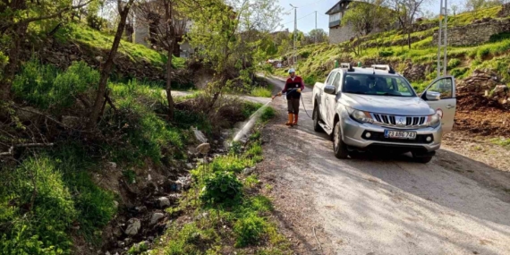 Elazığ'da Zararlı Larvalara Karşı Mücadele Devam Ediyor Elazığ’da Zararlı Larvalara Karşı Mücadele Devam Ediyor