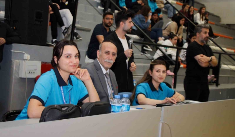 erciste-yurtlig-kiz-voleybol-turnuvasi-buyuk-bir-basariyla-tamamlandi-39STuW7M.jpg