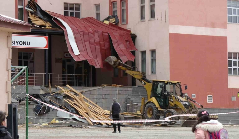 erzurumda-siddetli-ruzg-r-ve-firtina-felaketi-doganin-gucu-ortaya-cikti-nTPkwLRv.jpg