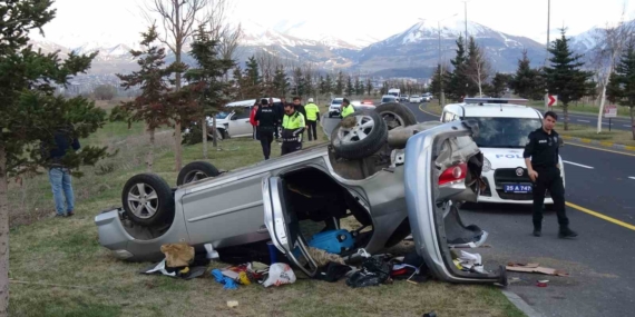 Erzurum'da Ters Yöne Giren Cip, Otomobille Çarpıştı: İki Yaralı Erzurum’da Ters Yöne Giren Cip, Otomobille Çarpıştı: İki Yaralı