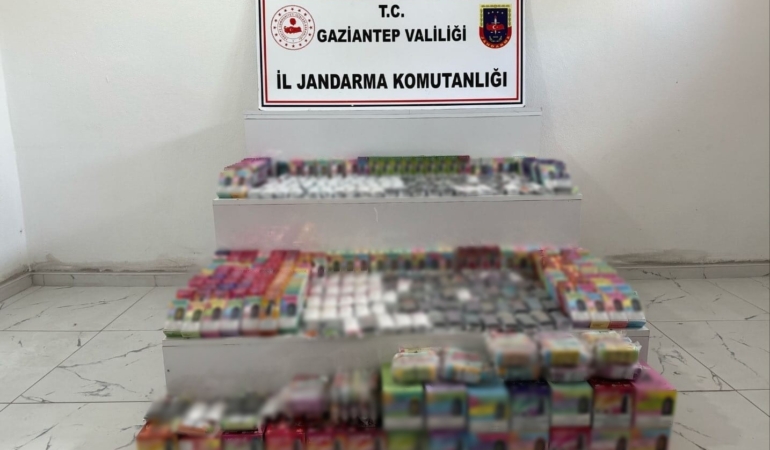 gaziantepte-2-milyon-tllik-kacak-elektronik-sigara-operasyonu-3-kisi-gozaltinda-iGnG4Kkl.jpg