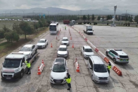 gaziantepte-dronla-yapilan-trafik-denetiminde-116-surucuye-160-bin-tl-ceza-kesildi-ksYzE34j.jpg