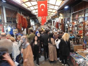 gaziantepte-yerli-turist-akini-esnafa-cifte-bayram-havasi-NnEErz6U.jpg