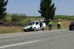 gercuste-meydana-gelen-trafik-kazasinda-iki-kisi-yaralandi-HF3wfcF6.jpg