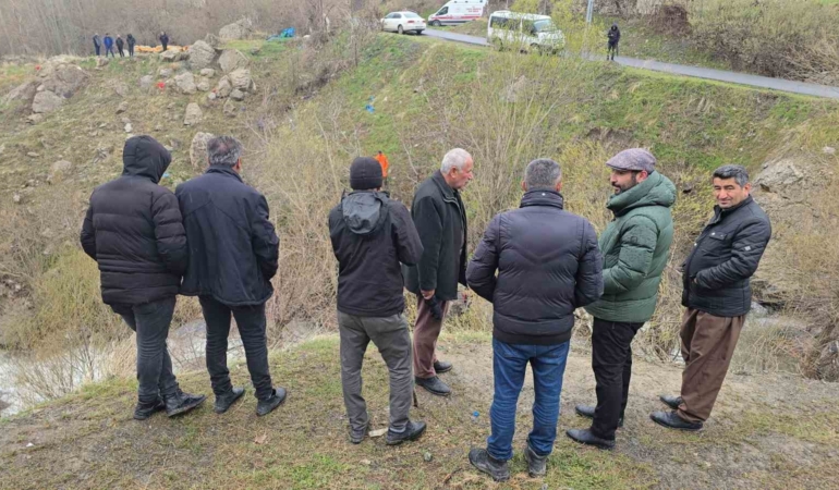 hakkaride-kayip-kadin-icin-7-gundur-hicbir-iz-bulunamadi-JTpa1X1u.jpg