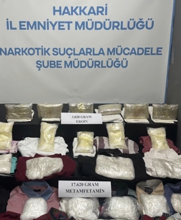hakkaride-otomobilin-yakit-deposunda-21-kilo-440-gram-uyusturucu-madde-ele-gecirildi-sok-edici-SUeJ8yZ2.jpg
