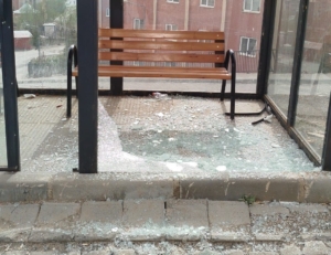 hakkaride-park-ve-duraklara-yapilan-zararlar-bir-inceleme-btJvccV9.jpg