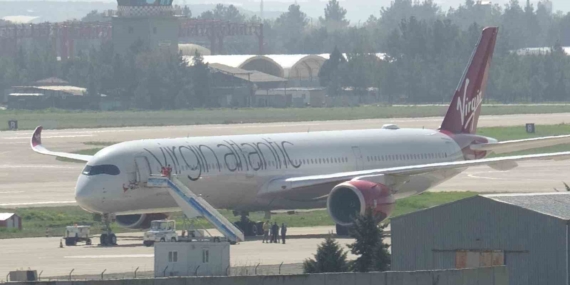 Hindistan’a Giden İngiliz Uçağı, Rahatsızlanan Yolcu İçin Diyarbakır’da Acil İniş Yaptı