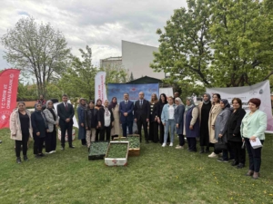 igdirda-kadin-ciftcilere-ozel-fide-dagitim-etkinligi-gerceklesti-cA3mfzR4.jpg