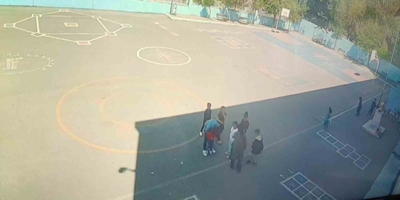 İlkokul Öğrencisinin ‘Heimlich’ Manevrası ile Hayata Tutunması: Güvenlik Kamerasındaki O Anlar