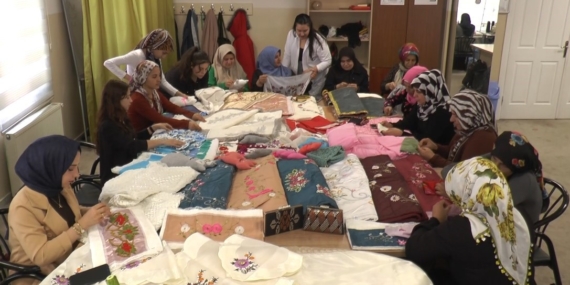 Kadınlar, Meslek Edinerek Aile Bütçesine Katkı Sağlıyor: Güçlü Gelecekler İçin Bir Adım