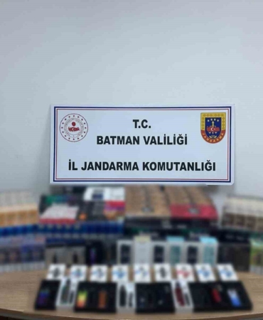 kargo-onunde-pusu-kurmus-jandarma-kacakcilari-sucustu-yakaladi-TW7eaDiy.jpg