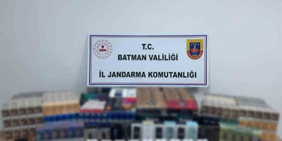 Kargo Önünde Pusu Kurmuş Jandarma, Kaçakçıları Suçüstü Yakaladı! Kargo Önünde Pusu Kurmuş Jandarma, Kaçakçıları Suçüstü Yakaladı!