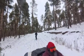 karsta-iki-maceraperest-atv-ile-snowboard-keyfini-yasadi-N2JOhL7S.jpg
